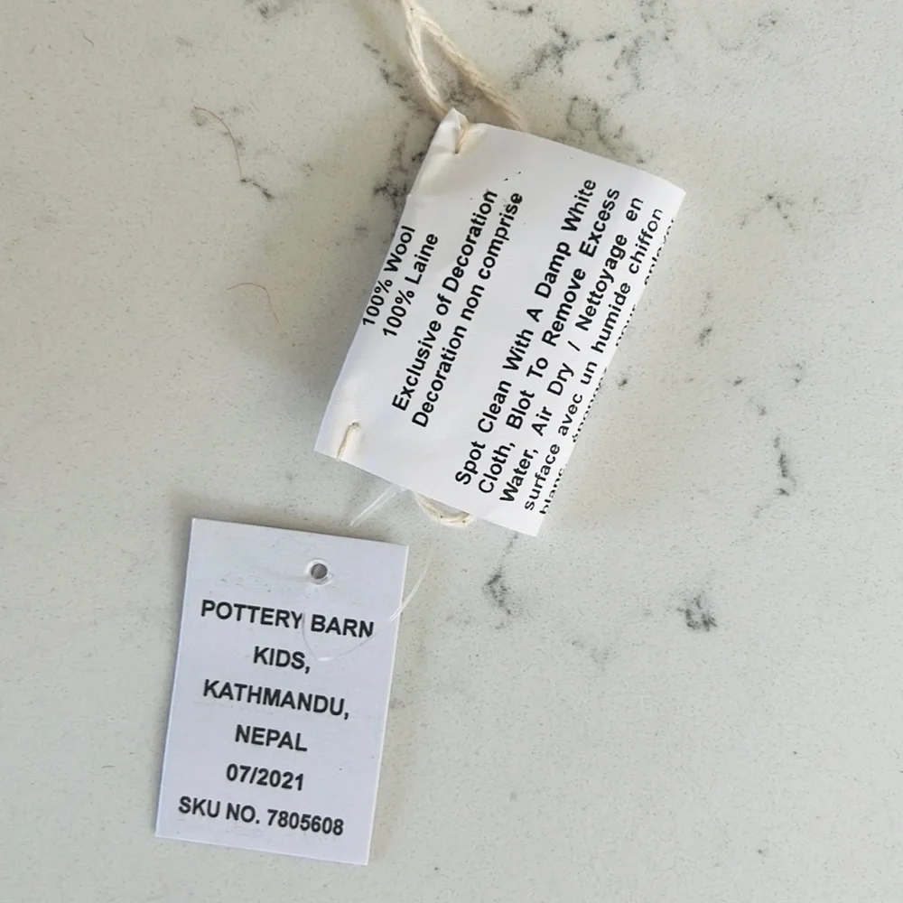 Pottery Barn Kids Felted Wool Heart Pom-Pom Garland - Picture 13 of 13